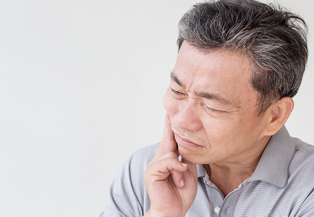口の形と入れ歯が合わずすれてしまって痛くなる